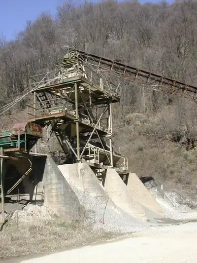 Vista della cava di estrazione materiali inerti