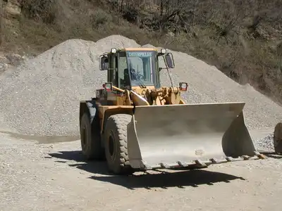 Escavatore Caterpillar impiegato nei lavori di movimento terra
